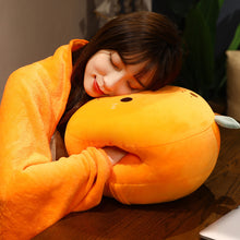 Lade das Bild in den Galerie-Viewer, Jetzt Süßes Frucht Kuschelkissen mit Decke und Handwärmer bei Kuscheltiere.store kaufen