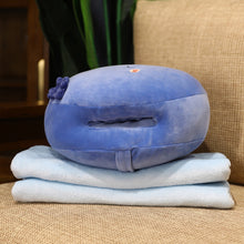 Lade das Bild in den Galerie-Viewer, Jetzt Süßes Frucht Kuschelkissen mit Decke und Handwärmer bei Kuscheltiere.store kaufen