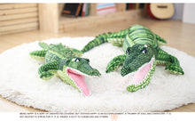 Lade das Bild in den Galerie-Viewer, Jetzt XXL Krokodil / Riesen Alligator Stofftier (105cm / 165cm) bei Kuscheltiere.store kaufen