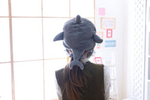 Lade das Bild in den Galerie-Viewer, Jetzt Lustige Plüschige und flauschige Dino oder Hai oder Mützen bei Kuscheltiere.store kaufen