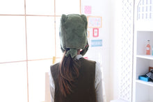 Lade das Bild in den Galerie-Viewer, Jetzt Lustige Plüschige und flauschige Dino oder Hai oder Mützen bei Kuscheltiere.store kaufen