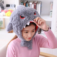 Lade das Bild in den Galerie-Viewer, Jetzt Lustige Plüschige und flauschige Dino oder Hai oder Mützen bei Kuscheltiere.store kaufen