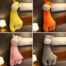 Lade das Bild in den Galerie-Viewer, Jetzt XXL Cartoon Giraffe Stofftier Kuscheltier (70cm oder 100cm) bei Kuscheltiere.store kaufen