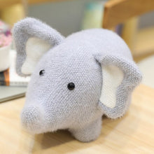 Lade das Bild in den Galerie-Viewer, Jetzt Süßer Stofftier Elefant (30cm oder 40cm) bei Kuscheltiere.store kaufen