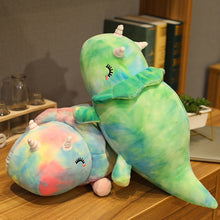 Lade das Bild in den Galerie-Viewer, Jetzt Regenbogen Dinos Stofftiere - Triceratops oder Stegosaurus bei Kuscheltiere.store kaufen