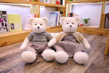 Lade das Bild in den Galerie-Viewer, Jetzt Liebliche Teddys mit Kleidung Kuscheltiere - 40cm / 50cm bei Kuscheltiere.store kaufen