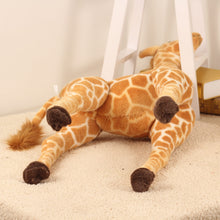Lade das Bild in den Galerie-Viewer, Jetzt XXL Giraffe als Stofftier - bis zu 140cm bei Kuscheltiere.store kaufen
