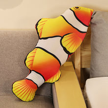 Lade das Bild in den Galerie-Viewer, Jetzt Der Clownfisch oder Karpfen als Plüschtier (30 bis 80cm) bei Kuscheltiere.store kaufen