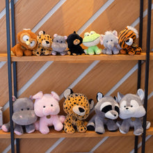 Lade das Bild in den Galerie-Viewer, Jetzt Lustige Stofftiere in Cartoon Optik: Tiger, Elefant, Eule, Hippo, Bär, Frosch, Schweinchen, Husky, Leopard zur Wahl bei Kuscheltiere.store kaufen
