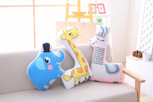 Lade das Bild in den Galerie-Viewer, Jetzt Lustige Kissen mit Tier Motiven: Alpaca, Krokodil, Elefant, Dino oder Giraffe bei Kuscheltiere.store kaufen