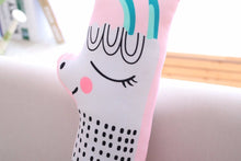 Lade das Bild in den Galerie-Viewer, Jetzt Lustige Kissen mit Tier Motiven: Alpaca, Krokodil, Elefant, Dino oder Giraffe bei Kuscheltiere.store kaufen