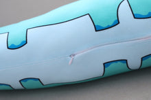 Lade das Bild in den Galerie-Viewer, Jetzt Lustige Kissen mit Tier Motiven: Alpaca, Krokodil, Elefant, Dino oder Giraffe bei Kuscheltiere.store kaufen