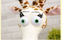Lade das Bild in den Galerie-Viewer, Jetzt Giraffe Stofftier mit langen Hals Madagascar Plüschie (ca. 35cm) bei Kuscheltiere.store kaufen