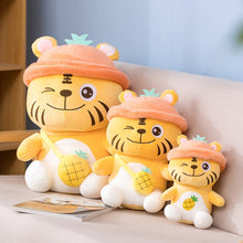 Lade das Bild in den Galerie-Viewer, Jetzt Niedliche Stofftiere: Panda, Tiger oder Ferkelchen 25/35/50cm bei Kuscheltiere.store kaufen