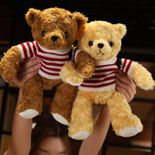 Lade das Bild in den Galerie-Viewer, Jetzt Süßer Teddy Bär in vielen unterschiedlichen Motiven (ca. 35cm) bei Kuscheltiere.store kaufen