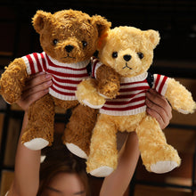 Lade das Bild in den Galerie-Viewer, Jetzt Süßer Teddy Bär in vielen unterschiedlichen Motiven (ca. 35cm) bei Kuscheltiere.store kaufen