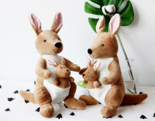 Lade das Bild in den Galerie-Viewer, Jetzt Liebliches Känguru Plüschtier (ca. 28cm / 38cm) bei Kuscheltiere.store kaufen