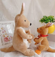 Lade das Bild in den Galerie-Viewer, Jetzt Liebliches Känguru Plüschtier (ca. 28cm / 38cm) bei Kuscheltiere.store kaufen
