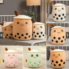 Lade das Bild in den Galerie-Viewer, Jetzt Lachendes Bubble Tee Kuschel Kissen bei Kuscheltiere.store kaufen