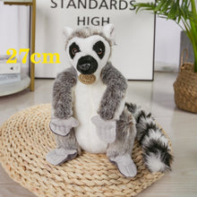 Lade das Bild in den Galerie-Viewer, Jetzt Niedliches Lemur Stofftier (24 bis 30cm) bei Kuscheltiere.store kaufen