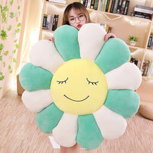 Lade das Bild in den Galerie-Viewer, Jetzt Niedliche Lächelnde Regenbogen Blumen Kissen - viele Motive und Größen bei Kuscheltiere.store kaufen