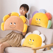 Lade das Bild in den Galerie-Viewer, Jetzt Wundervolle Sonnenblumen Stoffkissen mit einem Lächeln ca. 50cm bei Kuscheltiere.store kaufen