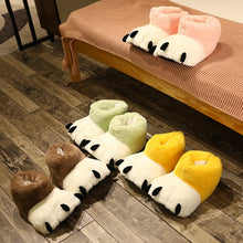 Lade das Bild in den Galerie-Viewer, Jetzt Warme und flauschige Plüsch Bärentatzen Slipper Hausschuhe bei Kuscheltiere.store kaufen