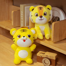 Lade das Bild in den Galerie-Viewer, Jetzt Plüschiger Mini Tiger in verschiedenen Motiven - Kuschel Tiger bei Kuscheltiere.store kaufen