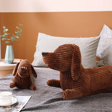 Lade das Bild in den Galerie-Viewer, Jetzt Dackel Dachshund Kuscheltier (55cm, 70cm oder 110cm) bei Kuscheltiere.store kaufen