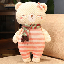 Lade das Bild in den Galerie-Viewer, Jetzt Teddy-Kuscheltier Schal und Pullover (ca. 55cm) bei Kuscheltiere.store kaufen