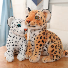 Lade das Bild in den Galerie-Viewer, Jetzt Leopard oder Schnee Leopard Kuscheltier (ca. 28/32cm) bei Kuscheltiere.store kaufen