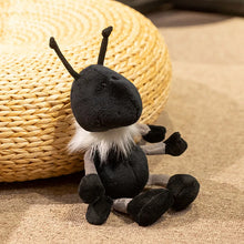 Lade das Bild in den Galerie-Viewer, Verlorene Ameisen-Plüschpuppen, Niedliches Ameisen-Stofftier (ca. 28cm)
