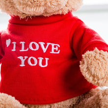 Lade das Bild in den Galerie-Viewer, Jetzt Süßer Teddybär mit I Love You Aufdruck (ca. 28cm) bei Kuscheltiere.store kaufen
