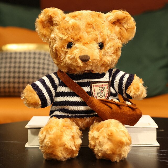 Jetzt Teddybär Kuscheltier mit Pullover - verschiedene Motive (30cm oder 40cm) bei Kuscheltiere.store kaufen