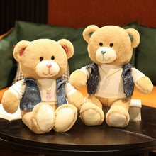 Lade das Bild in den Galerie-Viewer, Jetzt Niedliches Teddybär Kuscheltier mit Weste 32cm oder 40cm bei Kuscheltiere.store kaufen
