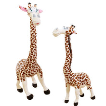 Lade das Bild in den Galerie-Viewer, Jetzt Giraffe Stofftier mit langen Hals Madagascar Plüschie (ca. 35cm) bei Kuscheltiere.store kaufen
