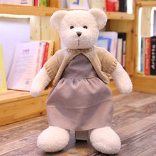 Lade das Bild in den Galerie-Viewer, Jetzt Liebliche Teddys mit Kleidung Kuscheltiere - 40cm / 50cm bei Kuscheltiere.store kaufen
